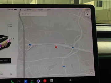 2019 Tesla Model 3 - image 22