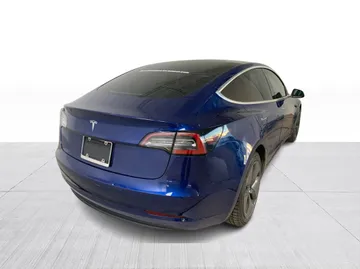 2019 Tesla Model 3 - image 8