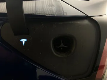 2019 Tesla Model 3 - image 20