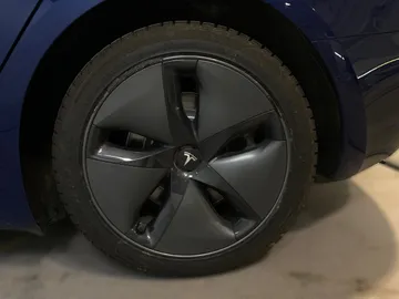 2019 Tesla Model 3 - image 19