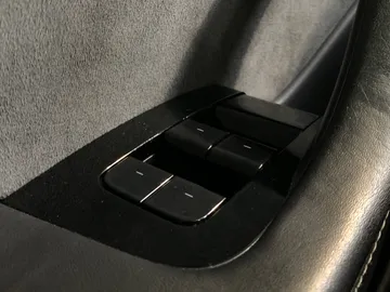 2019 Tesla Model 3 - image 25