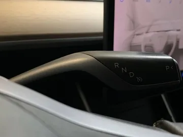 2019 Tesla Model 3 - image 31