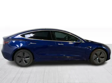 2019 Tesla Model 3 - image 9