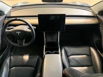 2019 Tesla Model 3 - image 21