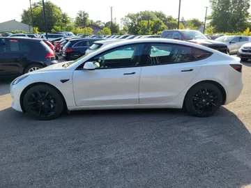 2021 Tesla Model 3 - image 6