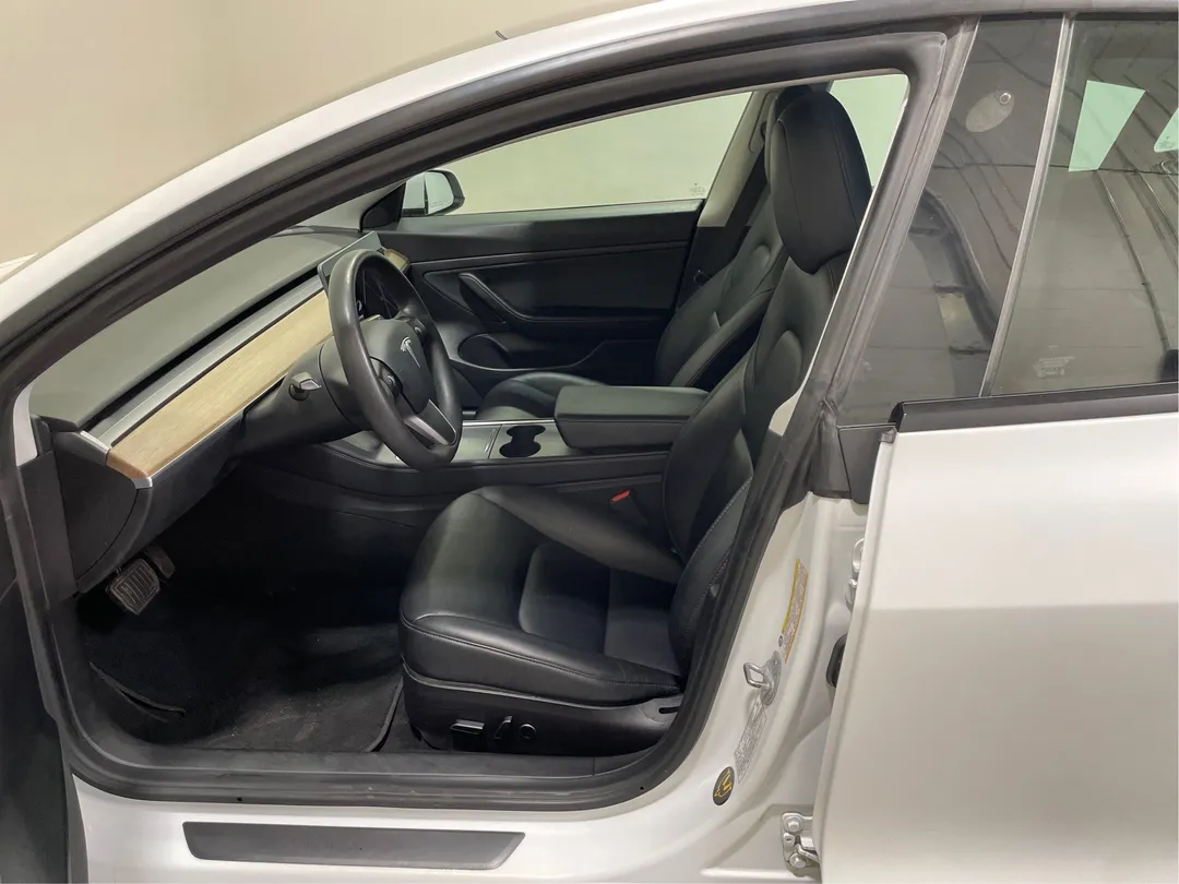 2021 Tesla Model 3 — photo 3