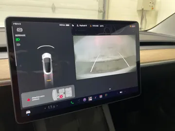 2021 Tesla Model 3 - image 19