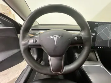 2021 Tesla Model 3 - image 22