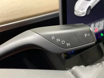 2021 Tesla Model 3 - image 23