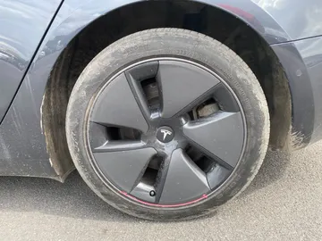 2021 Tesla Model 3 - image 8