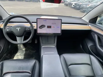 2021 Tesla Model 3 - image 10