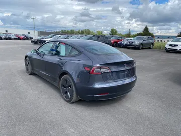 2021 Tesla Model 3 - image 7