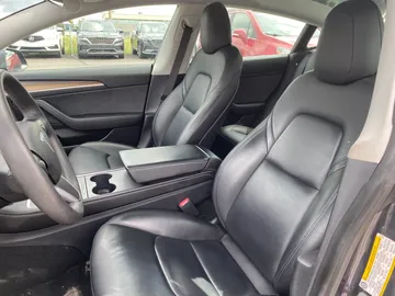 2021 Tesla Model 3 - image 9