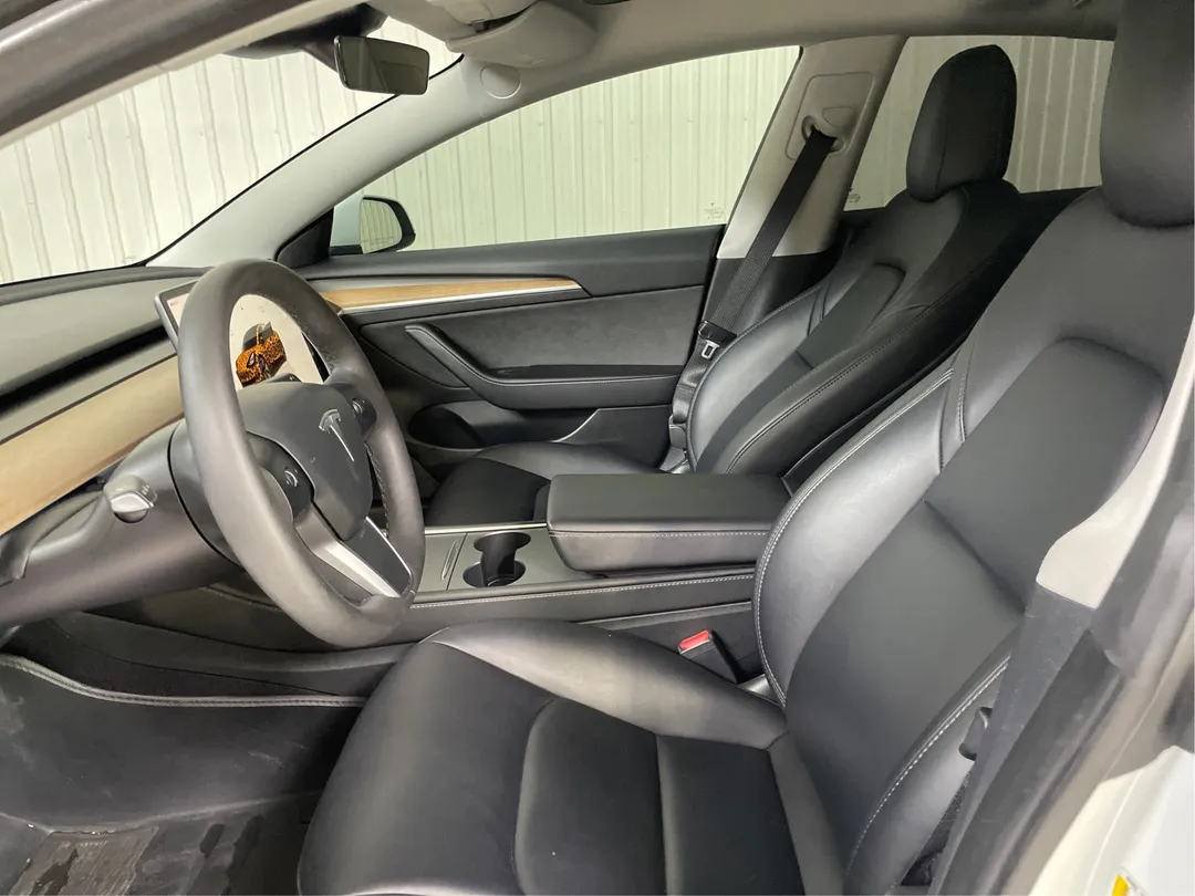 2023 Tesla Model 3 — photo 3