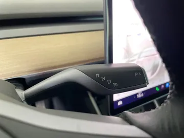 2019 Tesla Model 3 - image 25