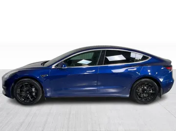 2019 Tesla Model 3 - image 10