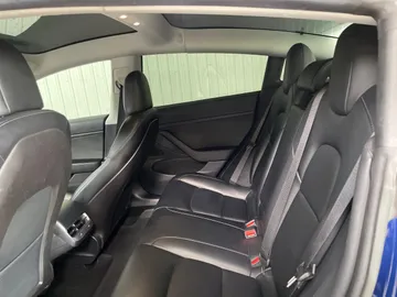 2019 Tesla Model 3 - image 15