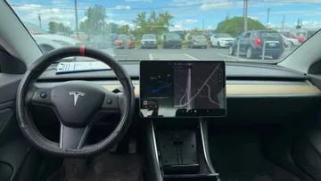 2019 Tesla Model 3 - image 9