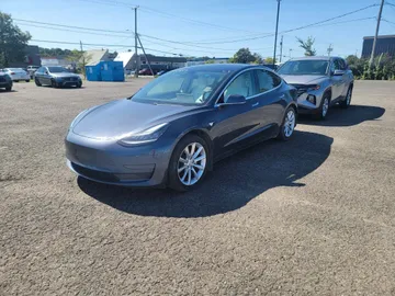 2020 Tesla Model 3 - image 3