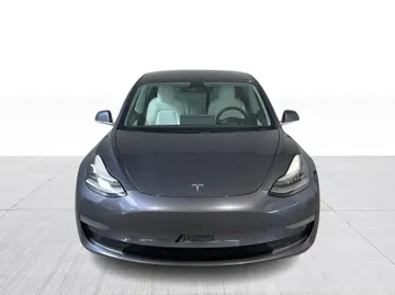 2020 Tesla Model 3 - image 2