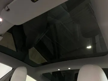 2020 Tesla Model 3 - image 12