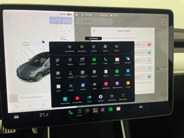 2020 Tesla Model 3 - image 28