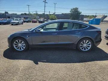2020 Tesla Model 3 - image 6