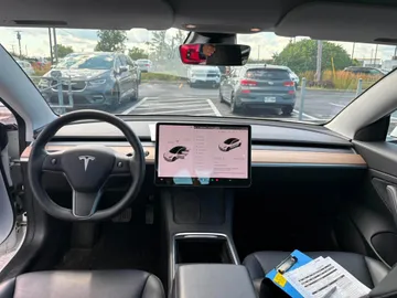 2021 Tesla Model 3 - image 8