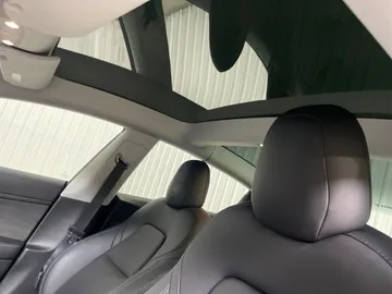 2021 Tesla Model 3 - image 6