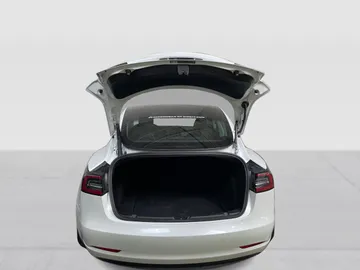 2021 Tesla Model 3 - image 13