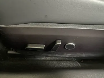 2021 Tesla Model 3 - image 18
