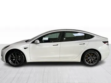 2021 Tesla Model 3 - image 9