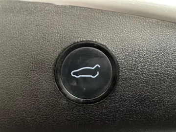 2021 Tesla Model 3 - image 17