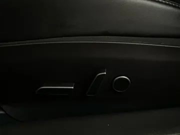 2021 Tesla Model 3 - image 16