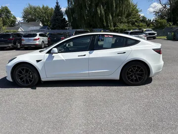 2021 Tesla Model 3 - image 4