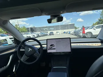 2021 Tesla Model 3 - image 9
