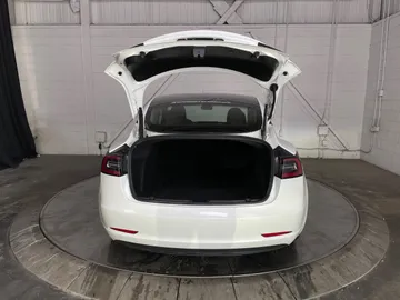 2021 Tesla Model 3 - image 12