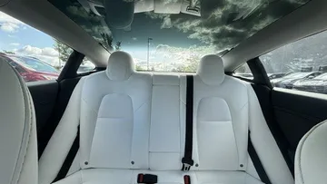2022 Tesla Model 3 - image 8