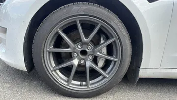 2022 Tesla Model 3 - image 7