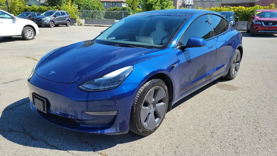 2022 Tesla Model 3 Standard Range, photo 3