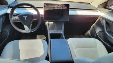 2022 Tesla Model 3 - image 9