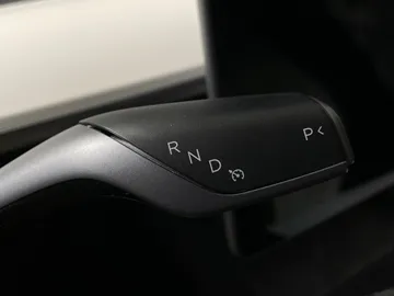 2022 Tesla Model 3 - image 32
