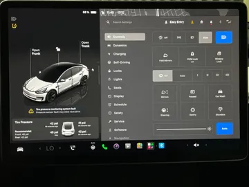 2022 Tesla Model 3 - image 25