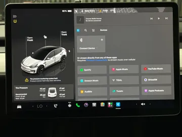 2022 Tesla Model 3 - image 27