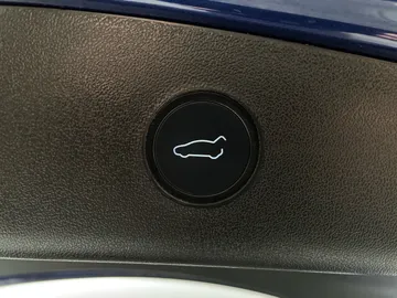 2022 Tesla Model 3 - image 19