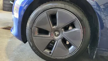 2022 Tesla Model 3 - image 7