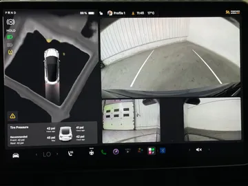 2022 Tesla Model 3 - image 28
