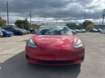 2020 Tesla Model 3 - image 2