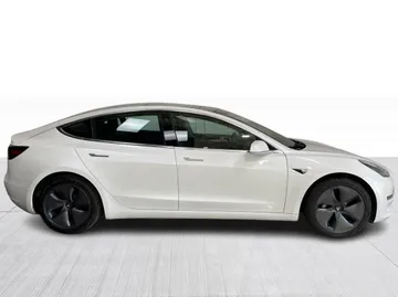 2020 Tesla Model 3 - image 2