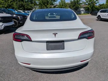 2020 Tesla Model 3 - image 6
